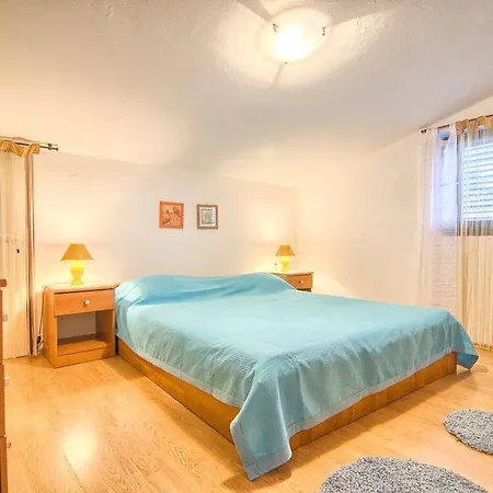 Kety Apartman Pula
