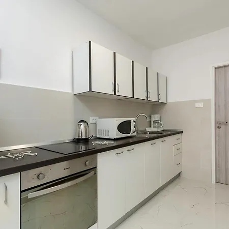 Kety Apartment *