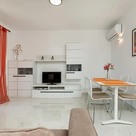 Kety Apartment